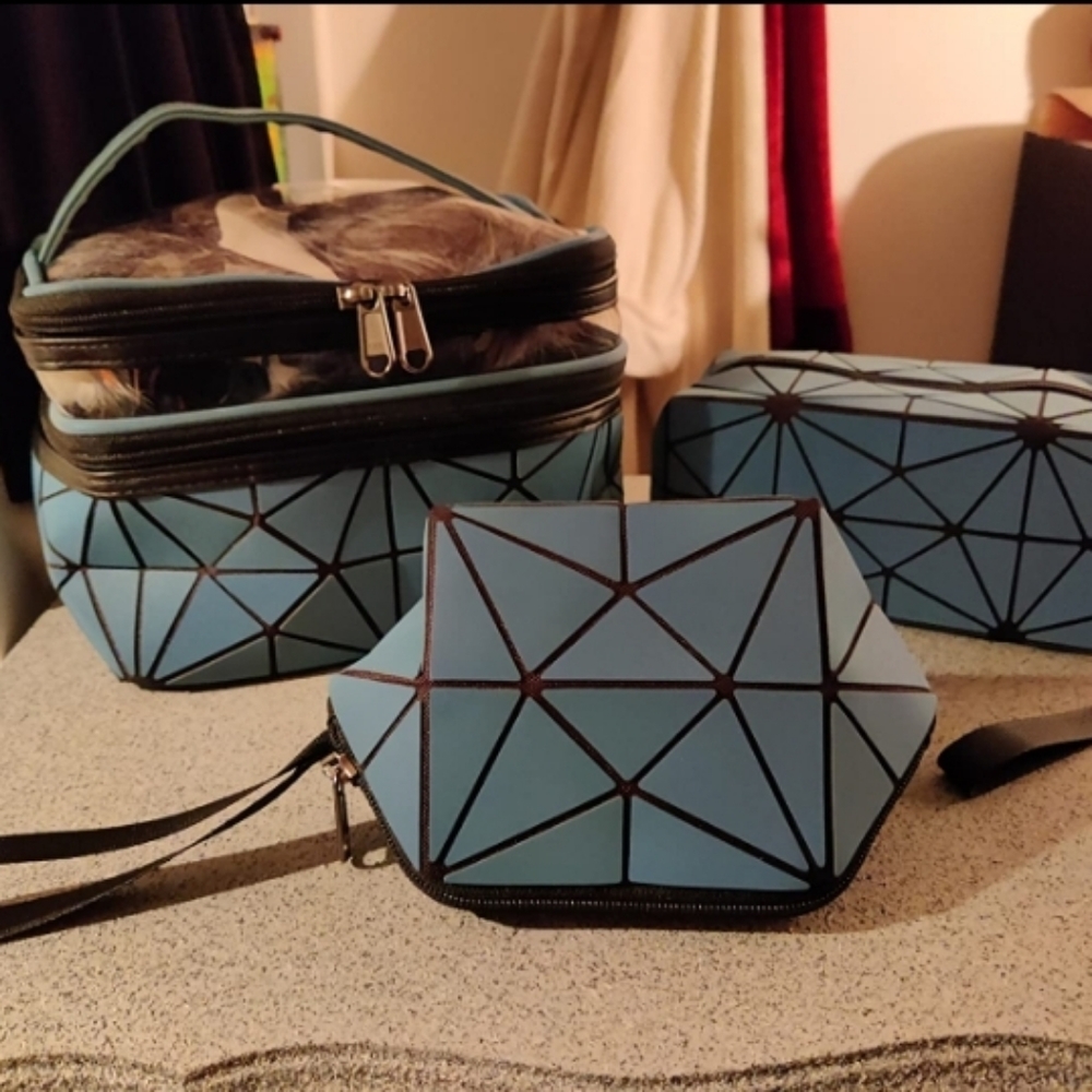 Travel Makeup Bag Set, Matein Luminous Geometric Travel Cosmetic Bag, Double Lay